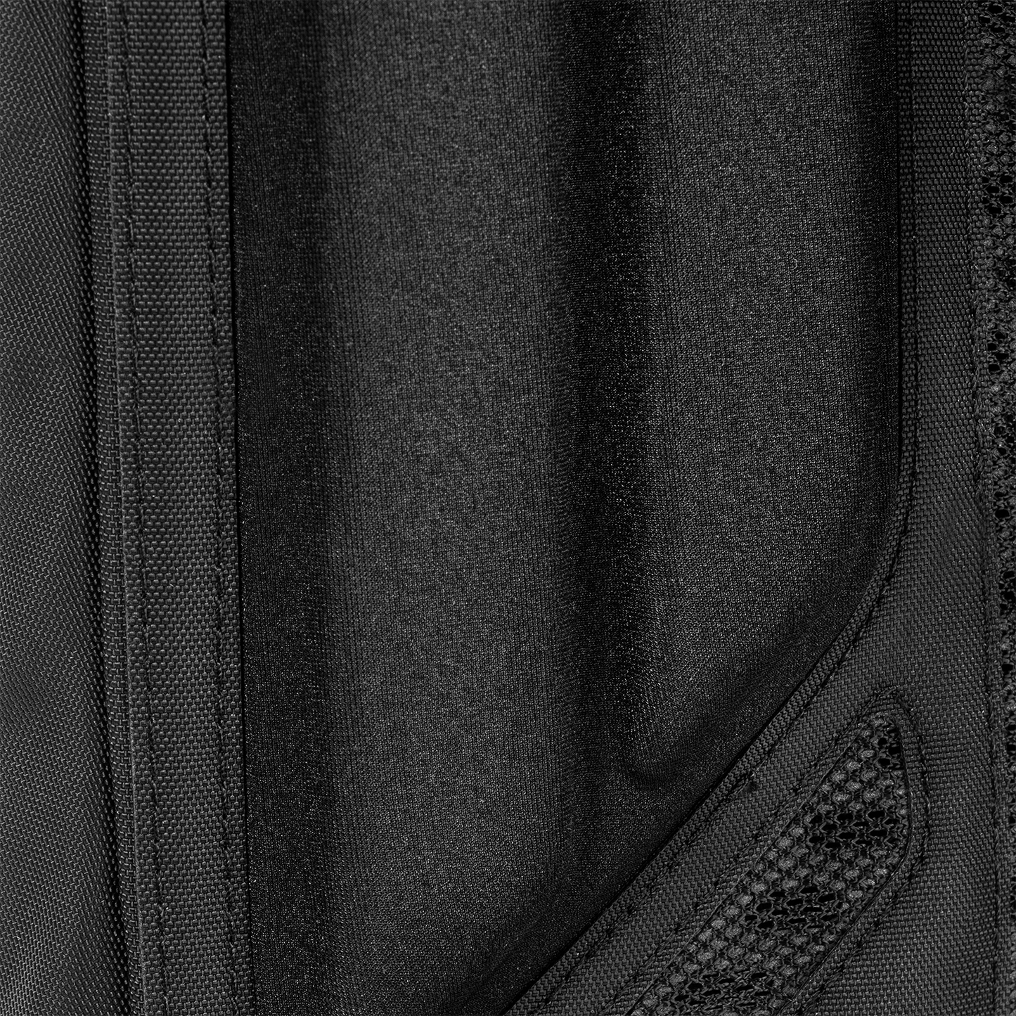 paragon-hydration-pack-a2 Paragon_Black_Texture.png